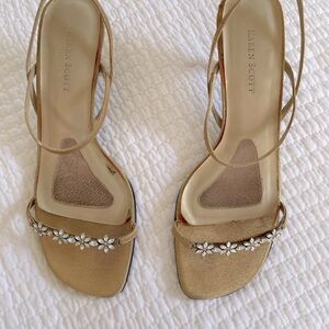 Karen Scott Strappy Gold and Rhinestone Sandal. Size 7.